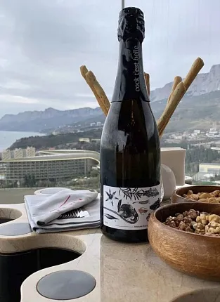 Новогодние игристые от шампаниста Ильи Волошина