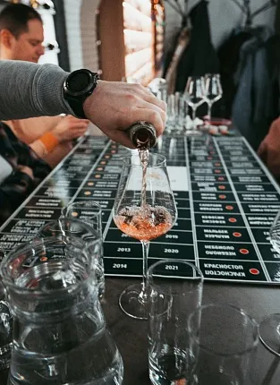 Винное Казино «Белые против розовых». Мытищи